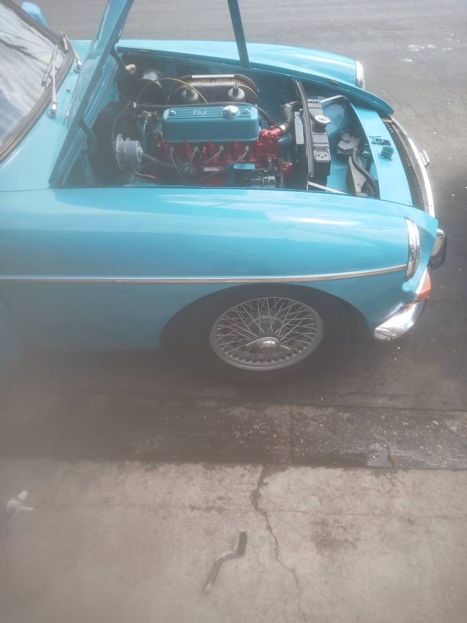 Mgb-gt-1967-blue-2