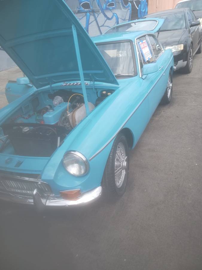 Mgb-gt-1967-blue-5