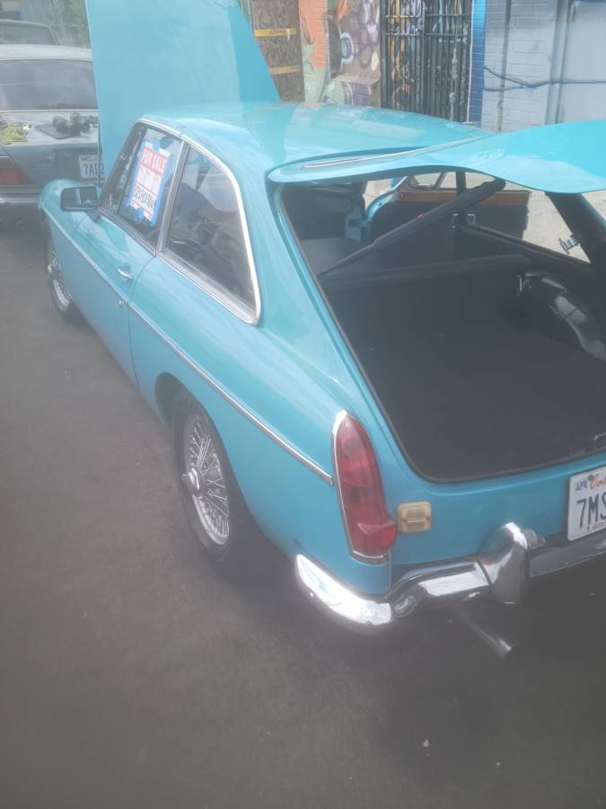 Mgb-gt-1967-blue