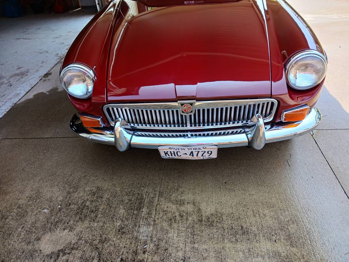 Mgb-gt-1969-red-10