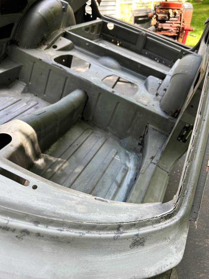 Mgb-gt-1970-silver-3