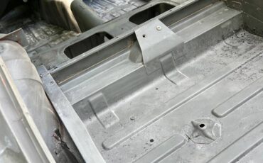 Mgb-gt-1970-silver-4