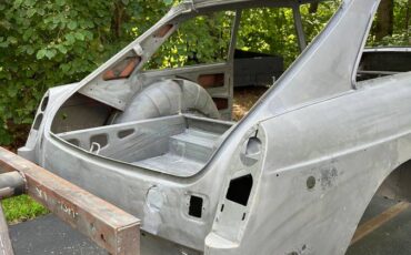 Mgb-gt-1970-silver-5