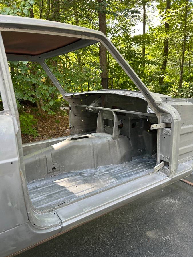 Mgb-gt-1970-silver-6