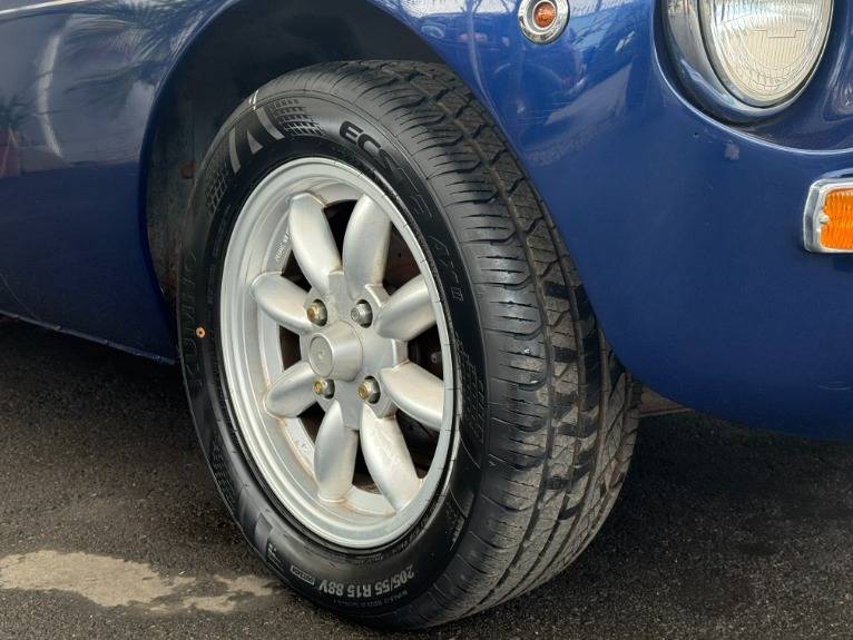 Mgb-gt-1973-16