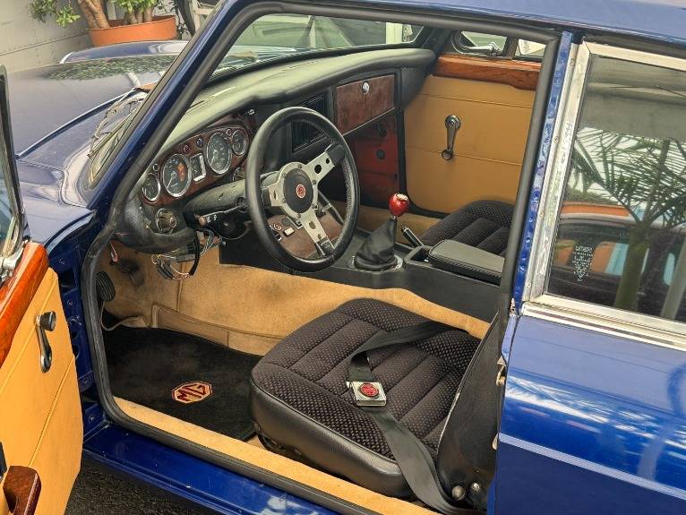 Mgb-gt-1973-3