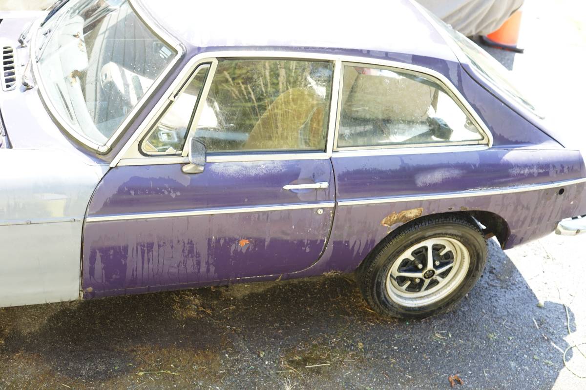 Mgb-gt-1974-purple-9