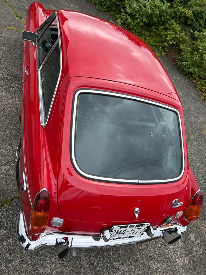 Mgb-gt-red-1974-red-1
