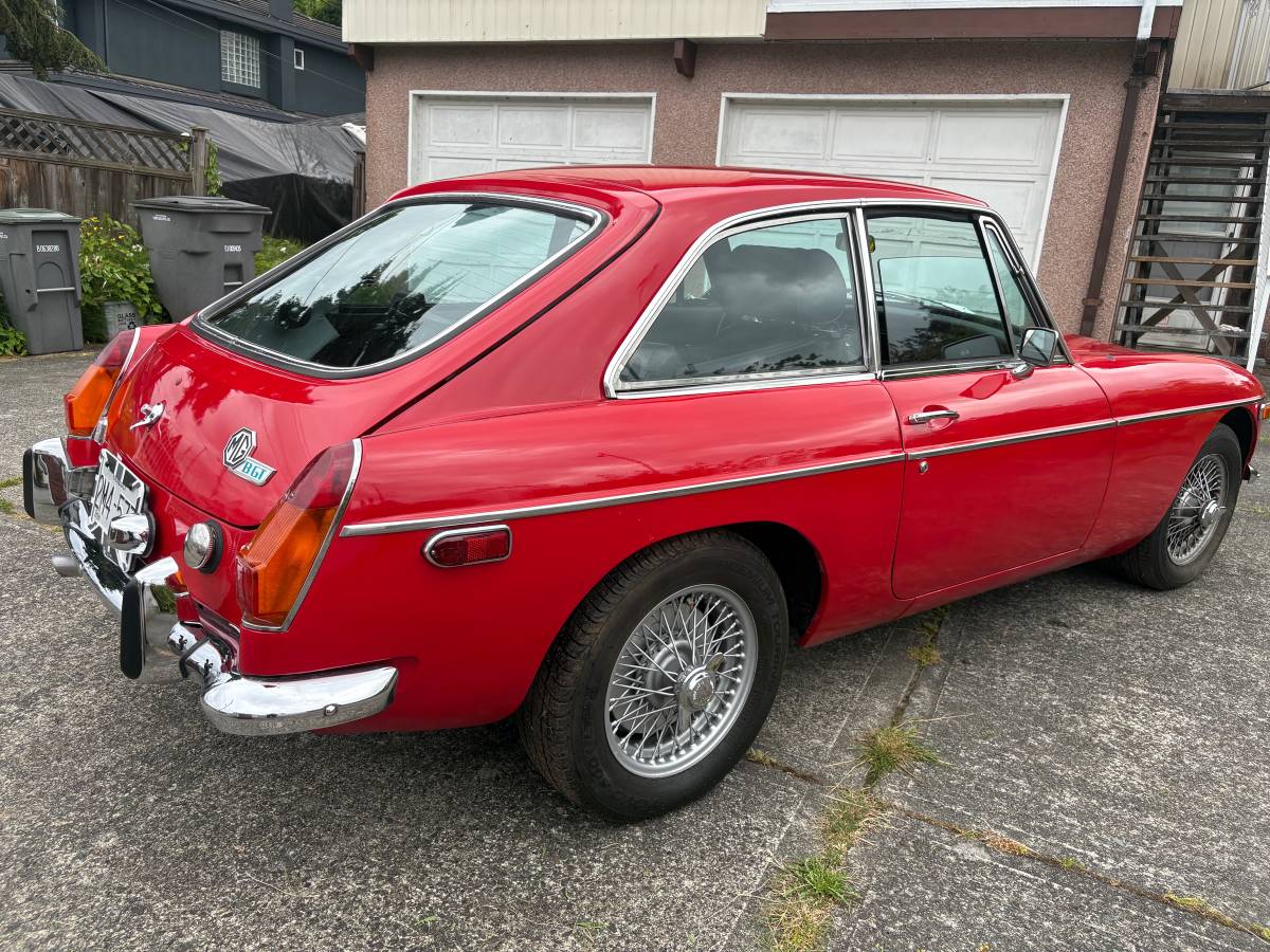 Mgb-gt-red-1974-red-11