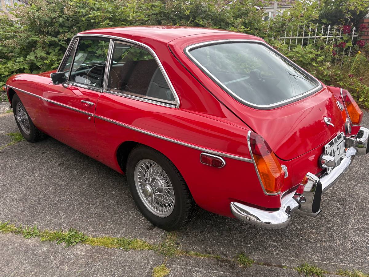Mgb-gt-red-1974-red-3