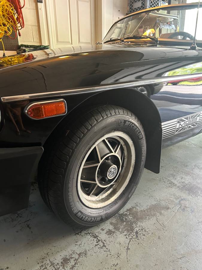 Mgb-limited-edition-1980-black-11