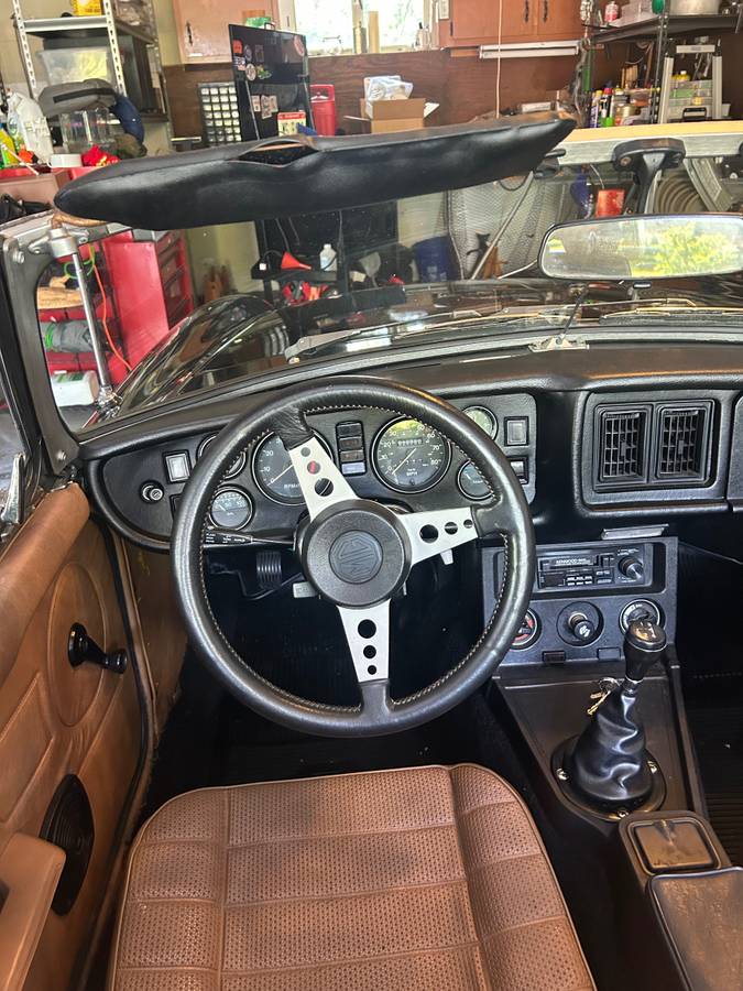Mgb-limited-edition-1980-black-8