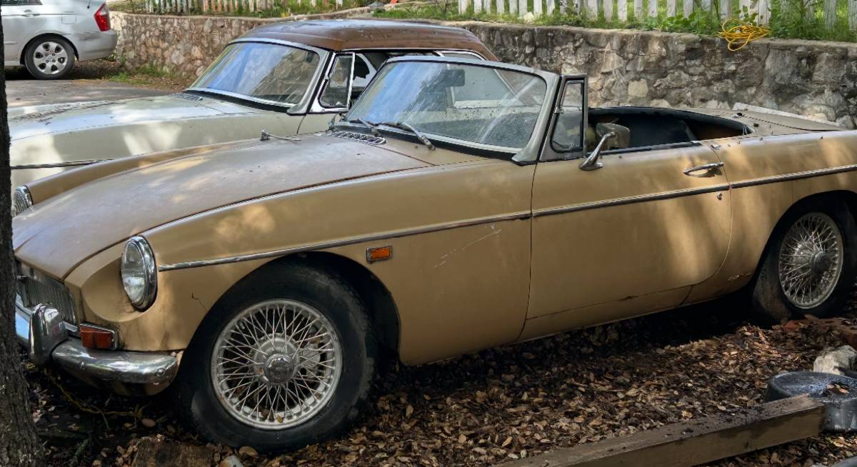 Mgb-roadster-1965-brown-13