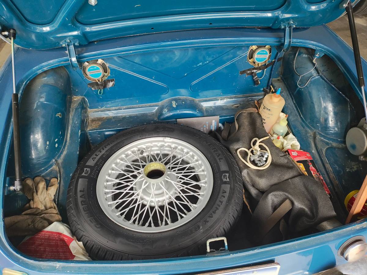 Mgb-roadster-1971-blue-2