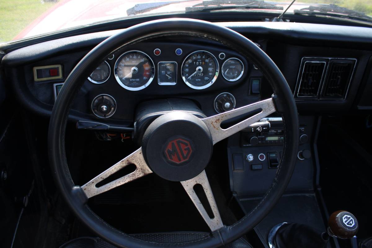 Mgb-roadster-1973-red-4