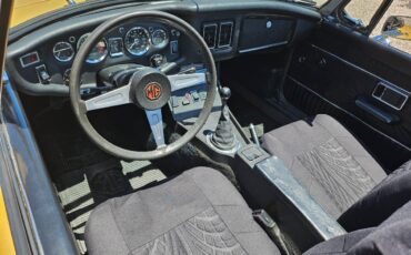 Mgb-roadster-1974-yellow-10