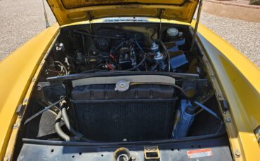 Mgb-roadster-1974-yellow-16
