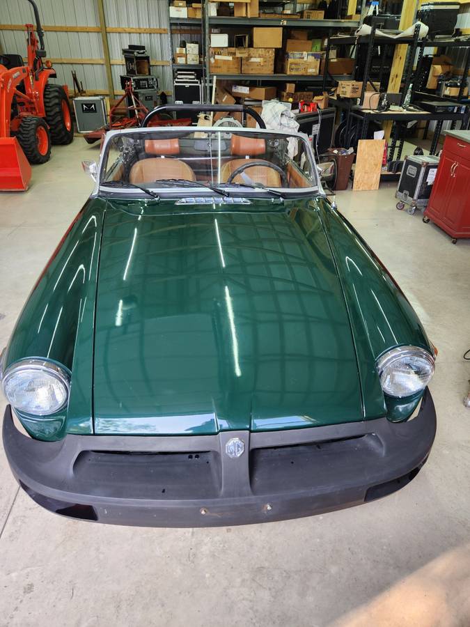 Mgb-roadster-1976-green-14