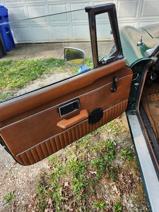 Mgb-roadster-1976-green-16