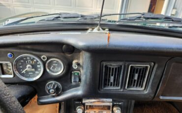 Mgb-roadster-1976-green-6