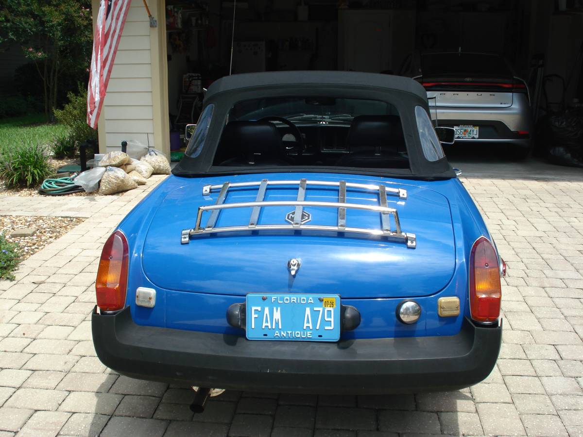 Mgb-roadster-1977-blue-1