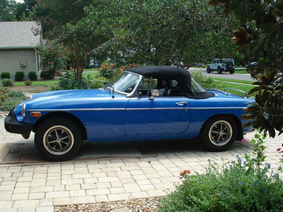 Mgb-roadster-1977-blue-2