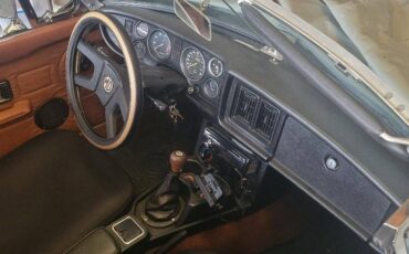 Mgb-roadster-1977-green-1
