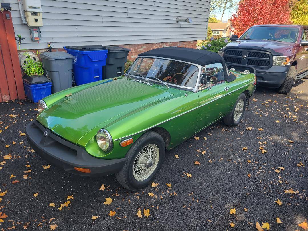 Mgb-roadster-1977-green-3
