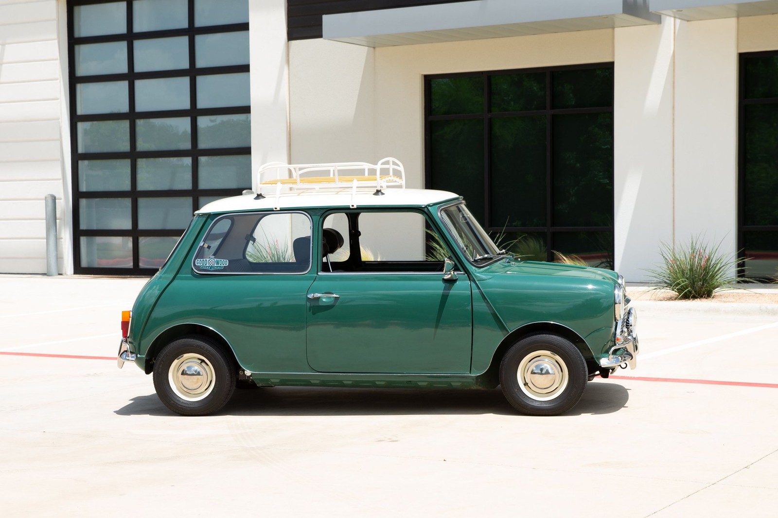 Mini-Classic-Mini-1974-Hatchback-11