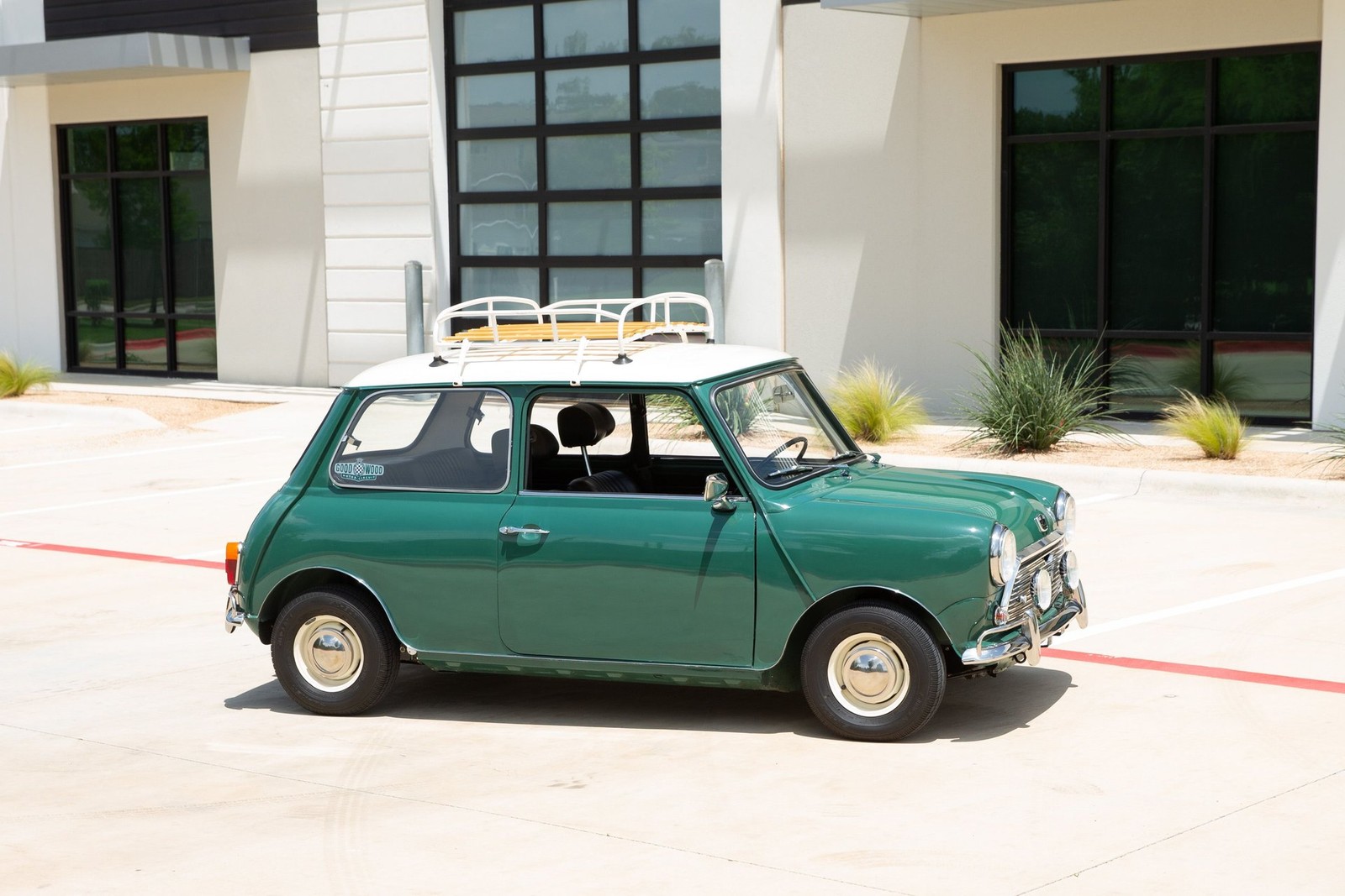 Mini-Classic-Mini-1974-Hatchback-12