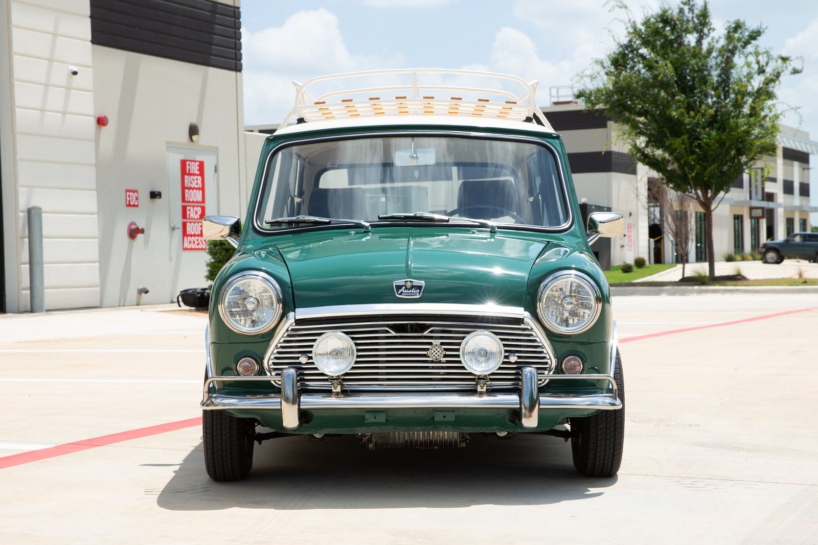 Mini-Classic-Mini-1974-Hatchback-14