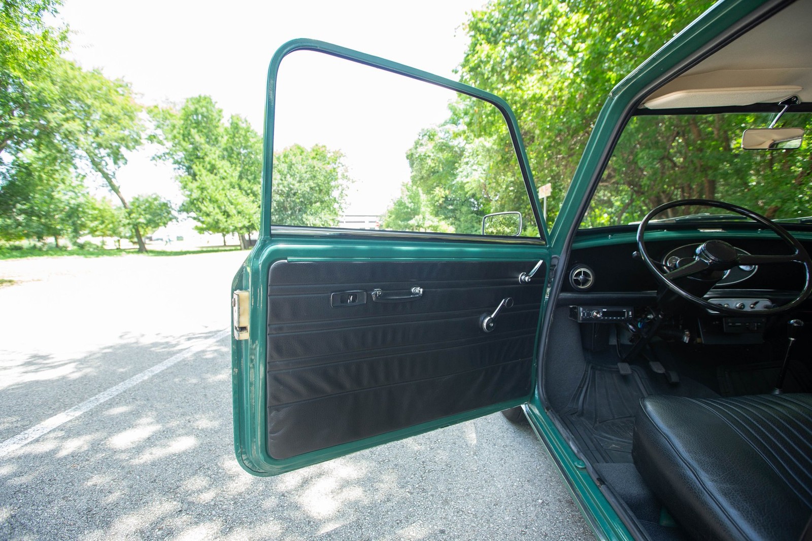 Mini-Classic-Mini-1974-Hatchback-15