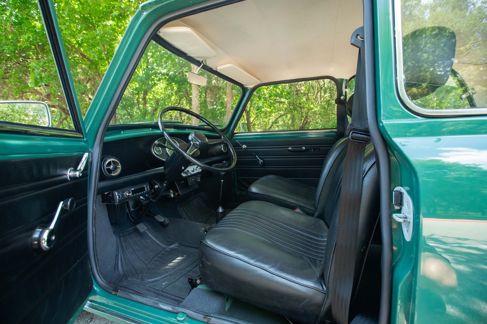 Mini-Classic-Mini-1974-Hatchback-18