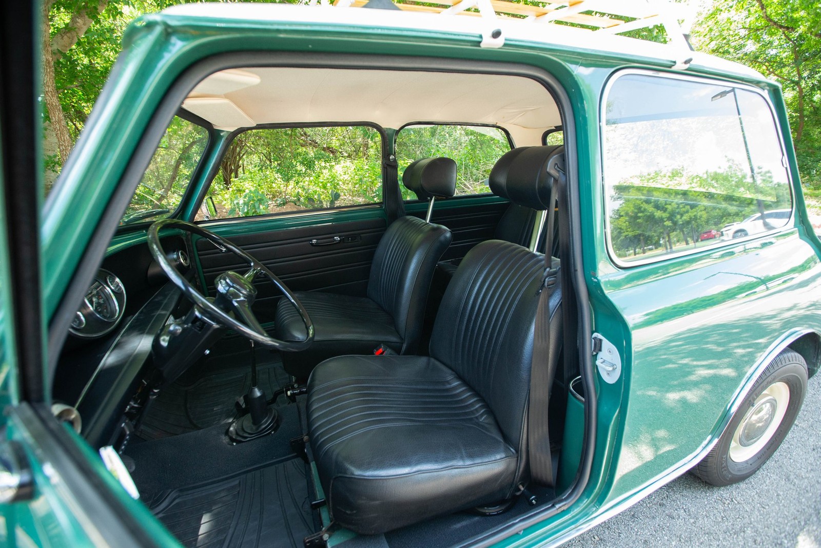 Mini-Classic-Mini-1974-Hatchback-19