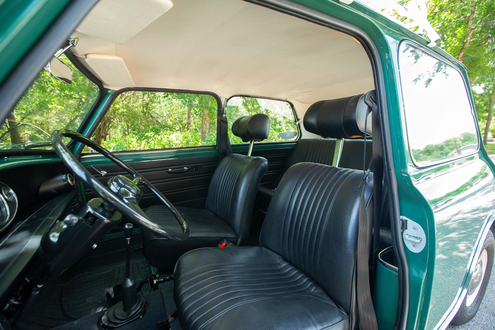 Mini-Classic-Mini-1974-Hatchback-20