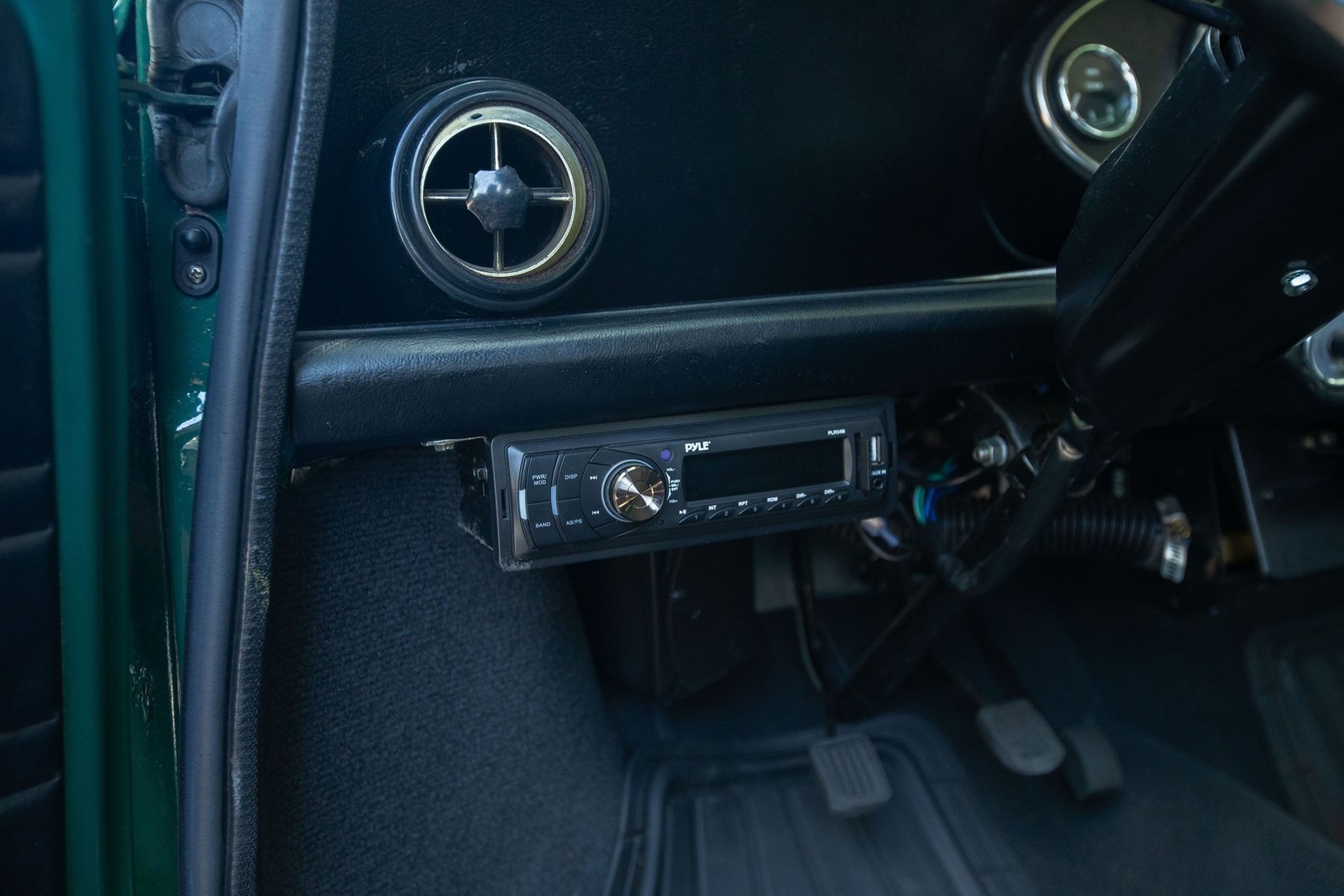 Mini-Classic-Mini-1974-Hatchback-22