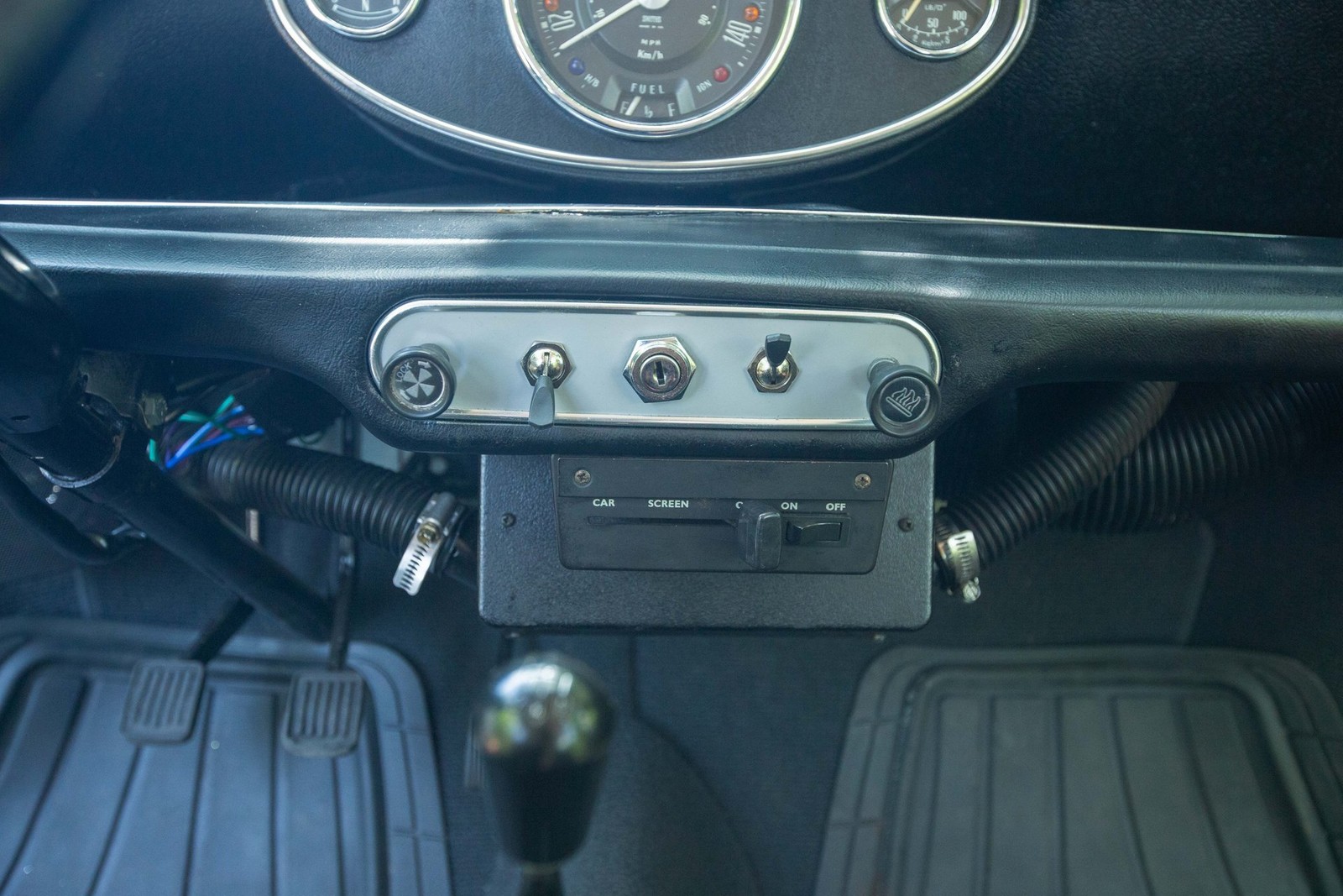 Mini-Classic-Mini-1974-Hatchback-23