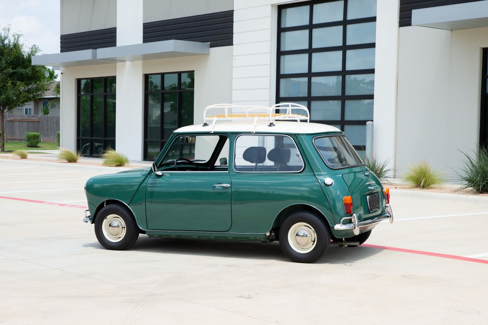 Mini-Classic-Mini-1974-Hatchback-5