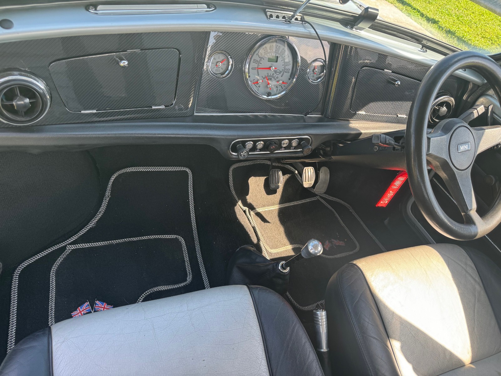 Mini-Classic-Mini-1994-Coupe-13