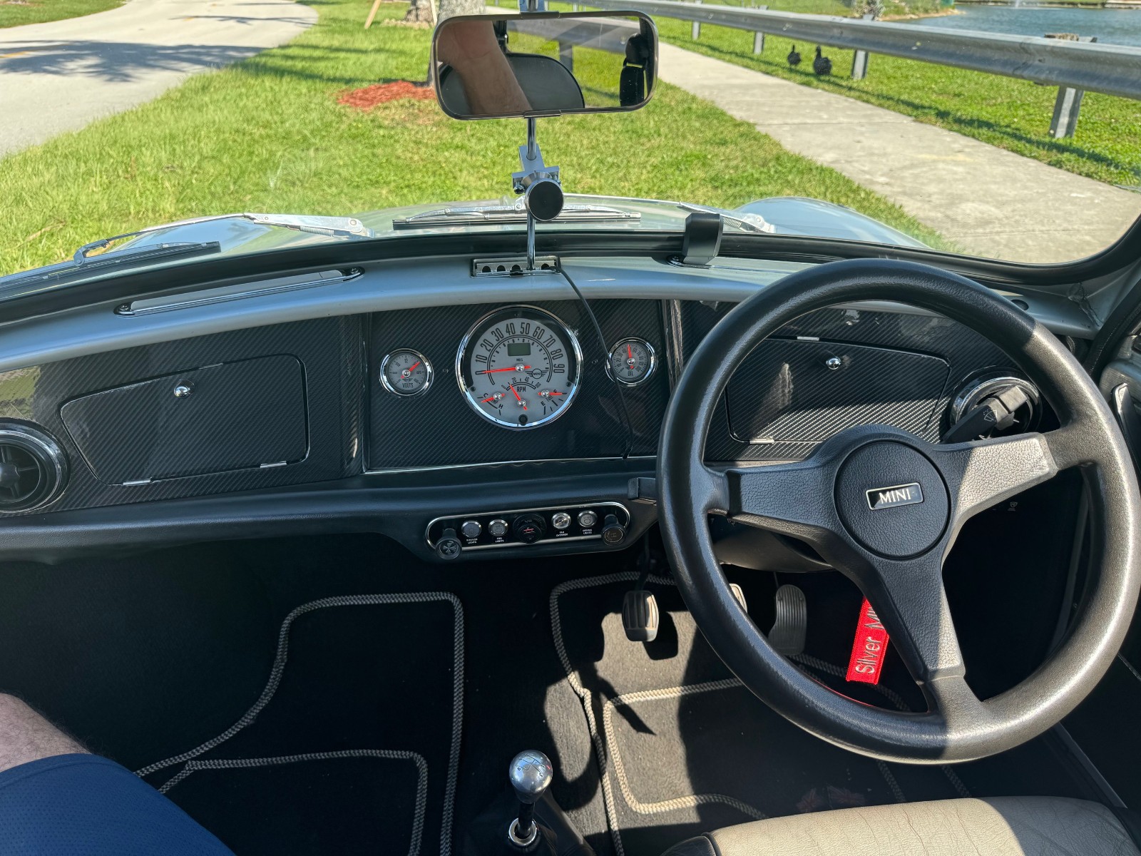 Mini-Classic-Mini-1994-Coupe-14