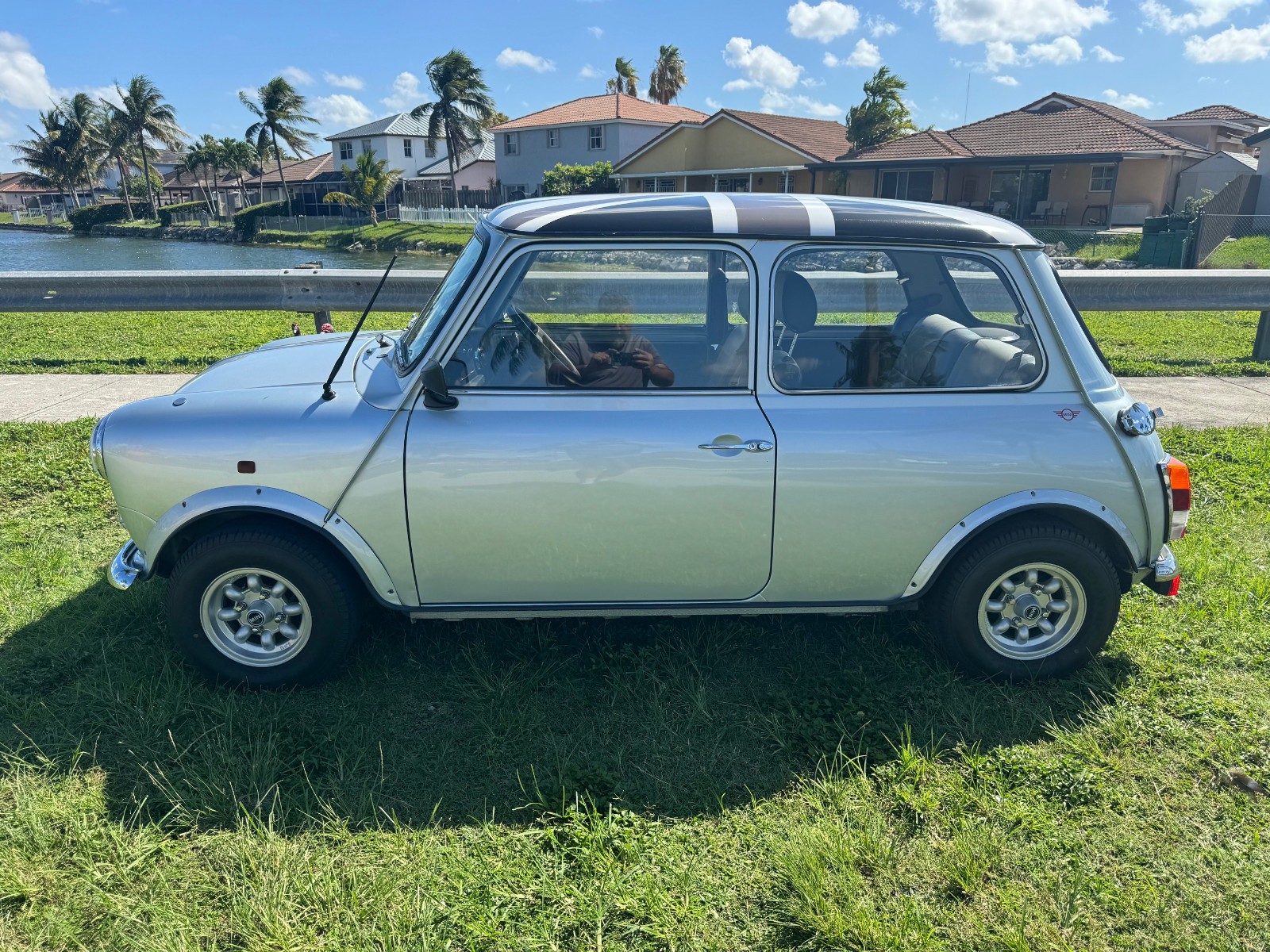 Mini-Classic-Mini-1994-Coupe-2