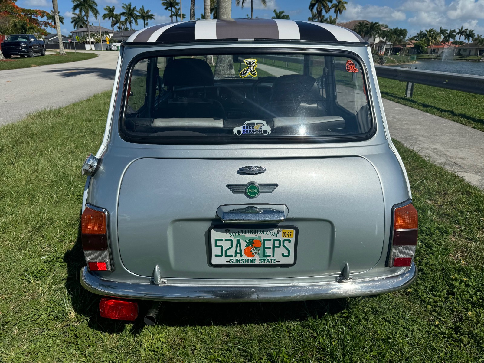 Mini-Classic-Mini-1994-Coupe-4