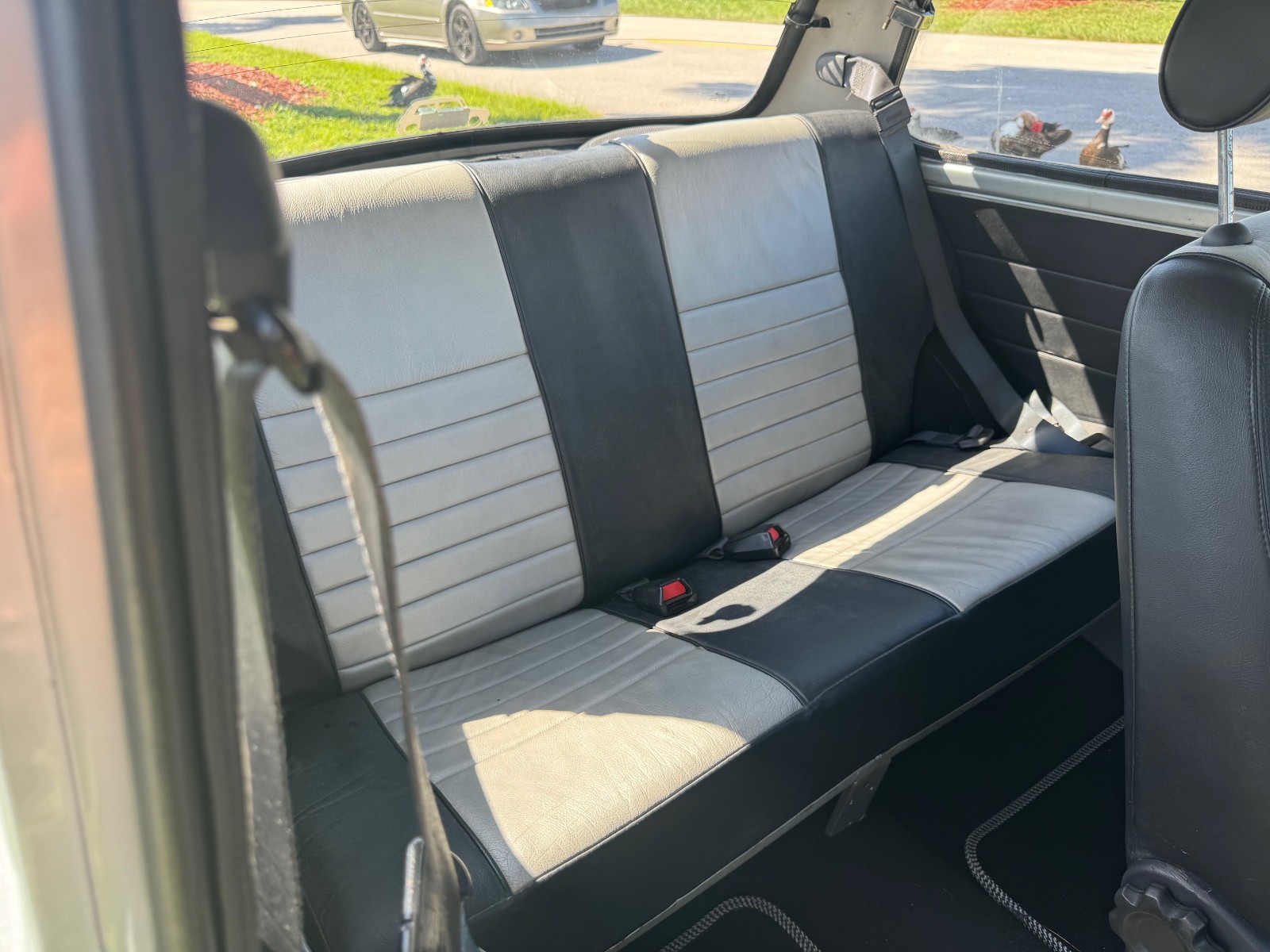 Mini-Classic-Mini-1994-Coupe-8