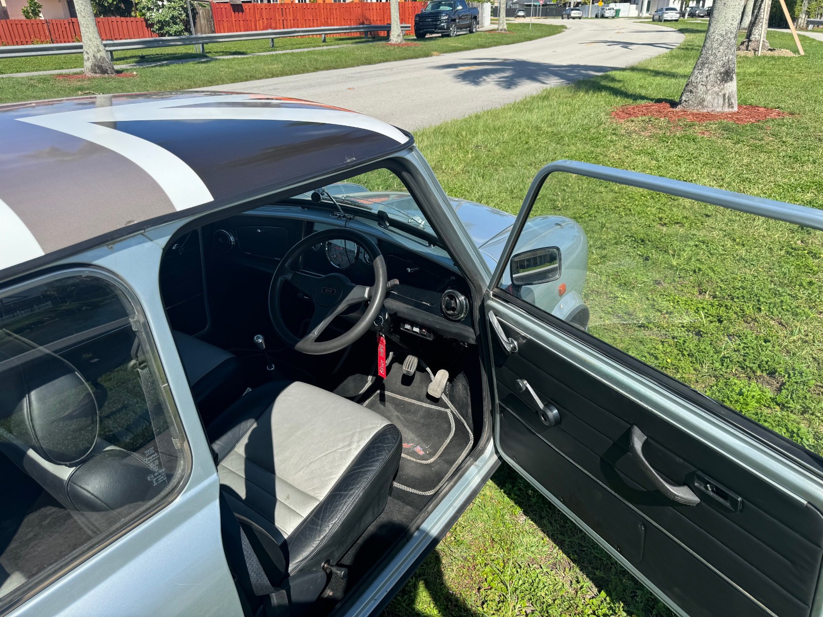 Mini-Classic-Mini-1994-Coupe-9