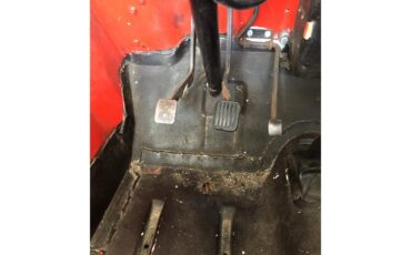 Mini-Moke-1967-Red-Black-17