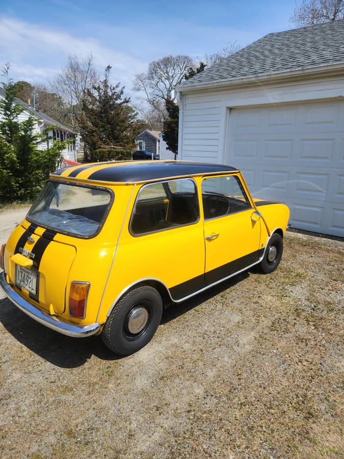 Mini-clubman-1972-yellow-5