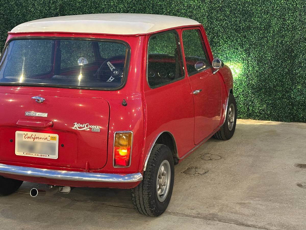 Mini-cooper-1300-1975-red-1