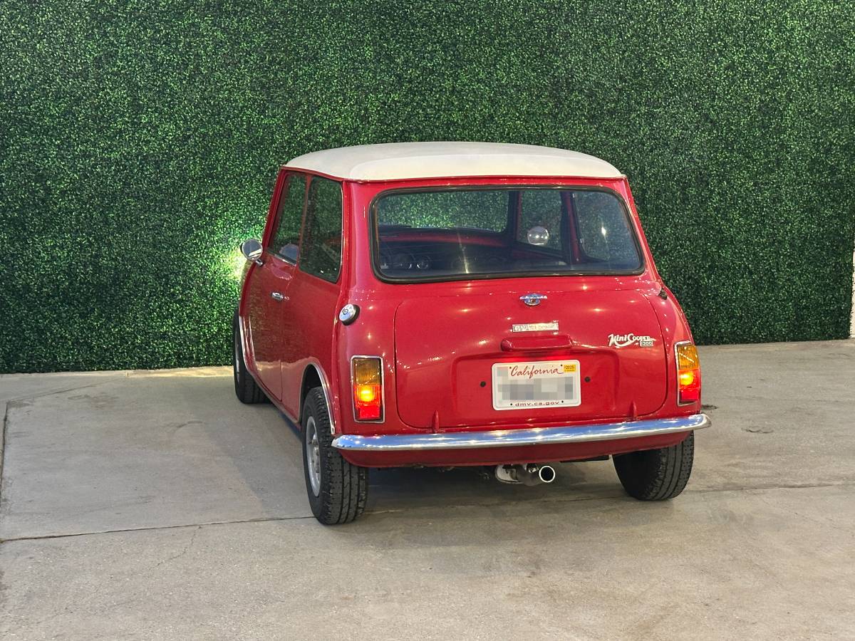 Mini-cooper-1300-1975-red-7