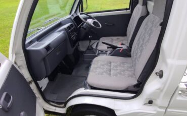 Mitsubihshi-minicab-1994-white-12