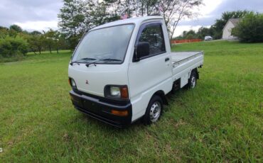 Mitsubihshi-minicab-1994-white-14